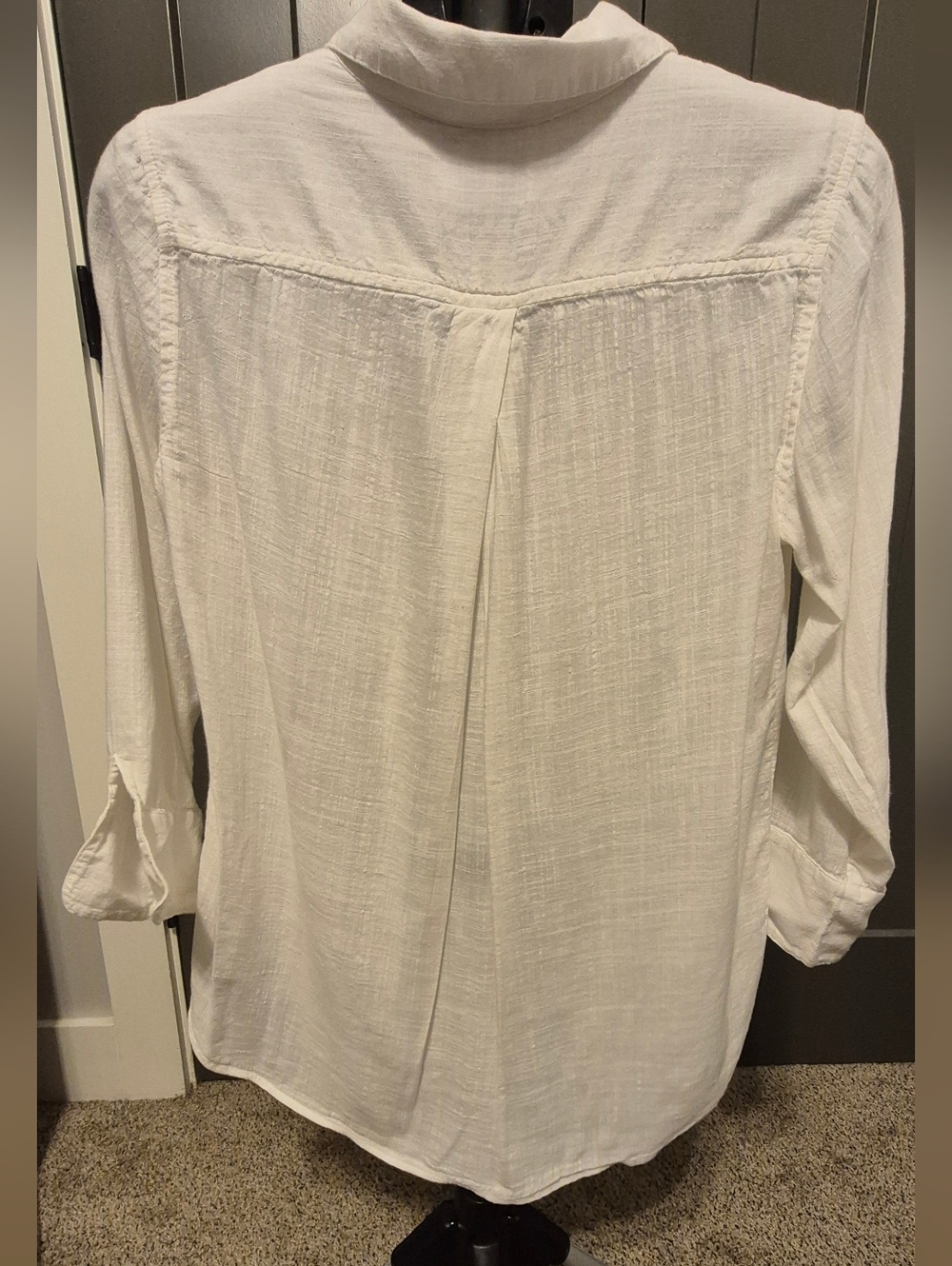 Vineyard Vines Ivory Popover Blouse Medium 3/4 Sleeve Lightweight Top - Picture 3 of 5